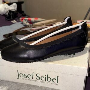 Josef Seibel Black Leather Flats